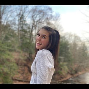 Meet your Posher, Hannah